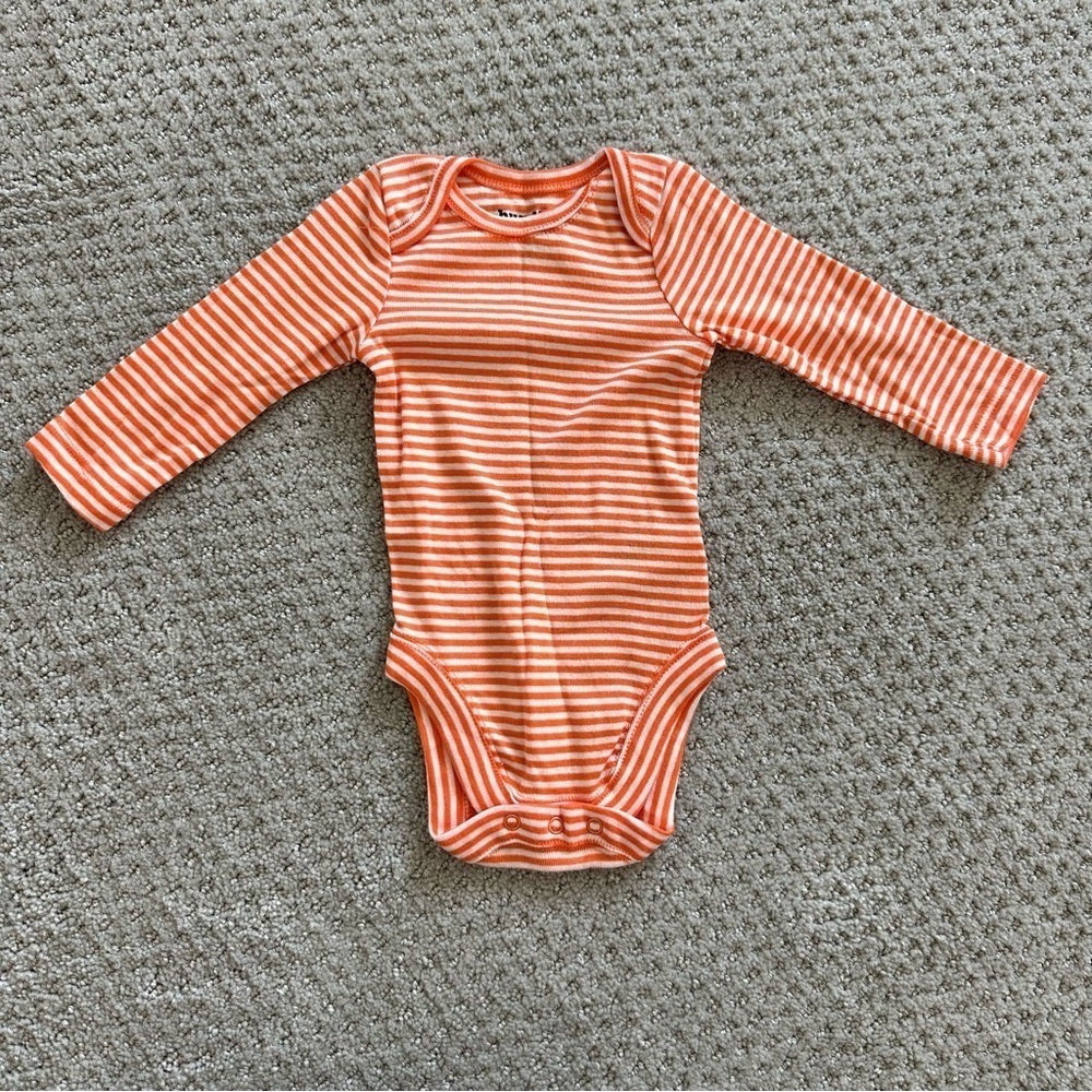 NWT Halloween Long Sleeve Onesie & Pajama Bundle 0-3 Months - Picture 2 of 11